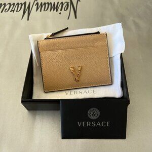 Versace Virtus logo grained leather zipper card holder wallet Beige NEW WITH BOX